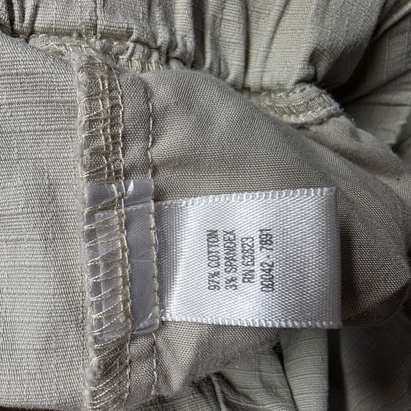 C J Banks Plus Size 2X Elastic Waist Capris Light Khaki - Picture 6 of 8